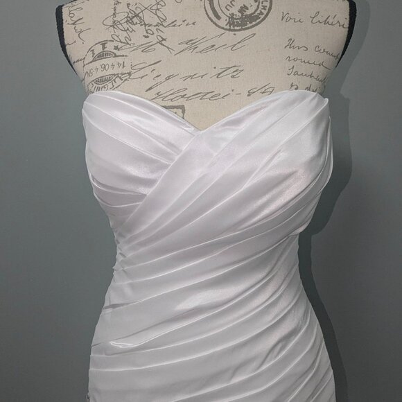 Allure Bridals Dresses & Skirts - Allure Edition mermaid wedding dress style  P926 Size 6